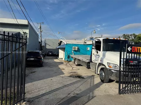 7241 SW 42nd St, Miami, FL 33155