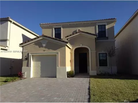 723 NE 193rd St, Miami, FL 33179