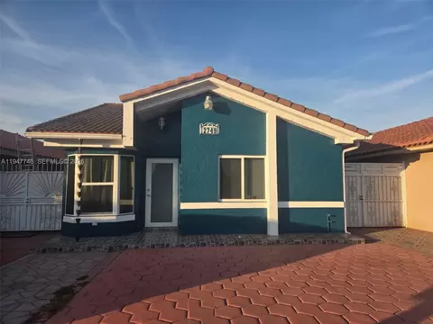 2749 W 73rd Pl, Hialeah, FL 33016