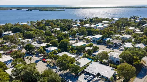 View/Area - 37 Bonefish Ave, Key Largo, FL 33037 photo 1 of 4