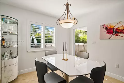 Dining - 37 Bonefish Ave, Key Largo, FL 33037 photo 1 of 2