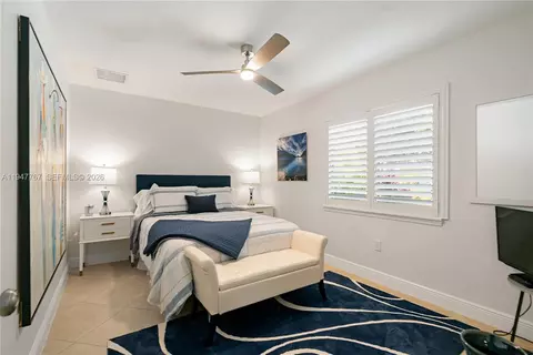 Bedroom - 37 Bonefish Ave, Key Largo, FL 33037 photo 1 of 3