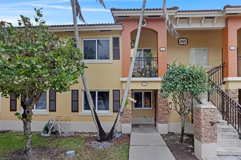985 NE 33rd Ter #102, Homestead, FL 33033