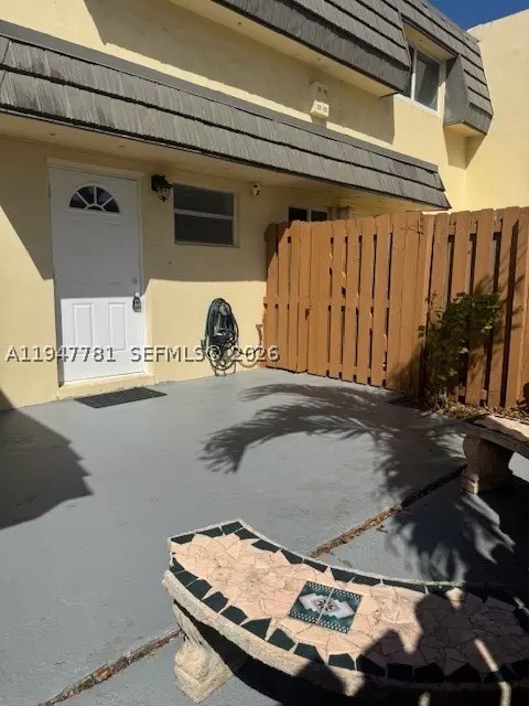 8327 SW 137th Ave #8327, Miami, FL 33183