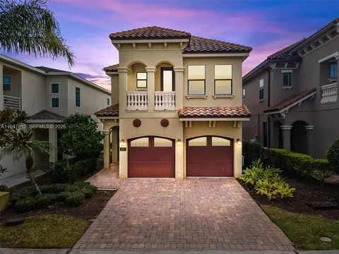 1041 Castle Pines Ct, Kissimmee, FL 34747