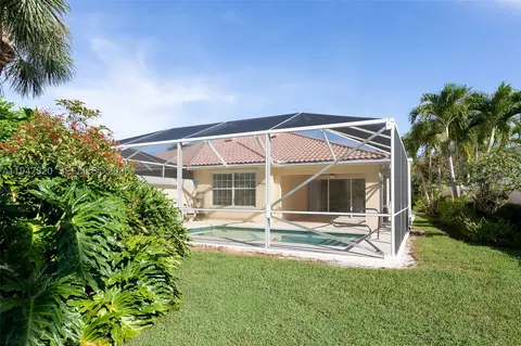 8528 SE Retreat Dr, Hobe Sound, FL 33455
