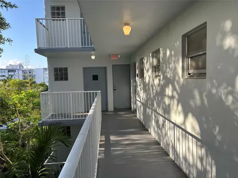 1701 Washington St #504, Hollywood, FL 33020