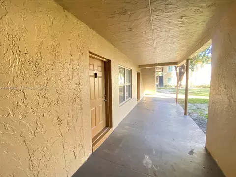 2412 NW 39th Way #101, Lauderdale Lakes, FL 33311