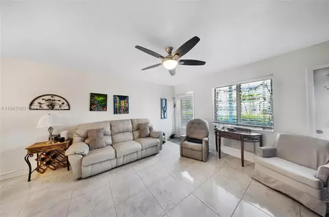 15610 NE 6th Ave #9B, Miami, FL 33162