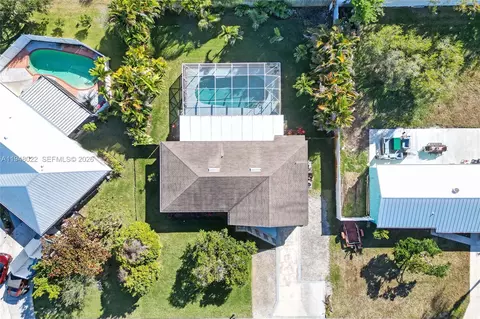 2252 SE Rainier Rd, Port Saint Lucie, FL 34952