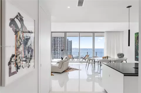 300 Biscayne Blvd Way #2102, Miami, FL 33131