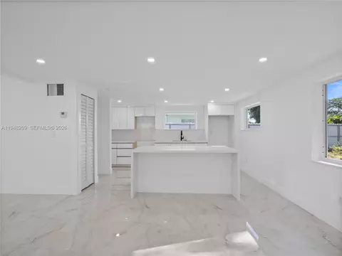 Living - 540 Harem Ave, Opa Locka, FL 33054 photo 6 of 9
