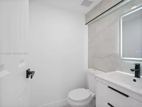 Bath - 540 Harem Ave, Opa Locka, FL 33054 photo 2 of 3