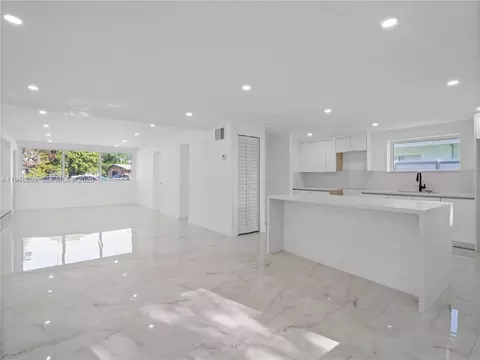 Living - 540 Harem Ave, Opa Locka, FL 33054 photo 7 of 9
