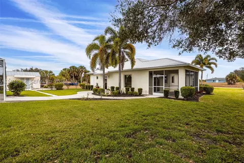 Exterior - 1197 April Ave, Labelle, FL 33935 photo 5 of 6