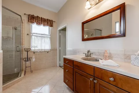 Bath - 1197 April Ave, Labelle, FL 33935 photo 4 of 5
