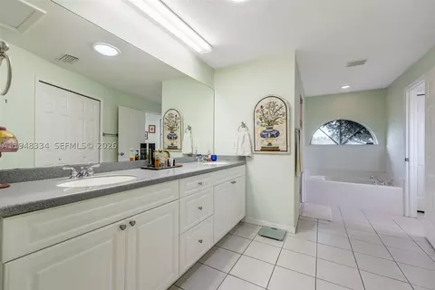 Bath - 1197 April Ave, Labelle, FL 33935 photo 1 of 5