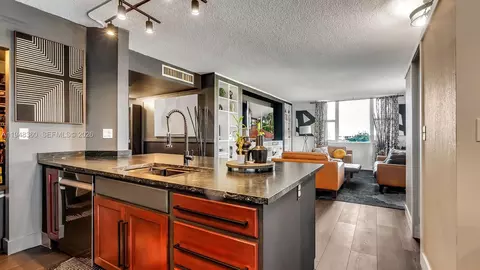 3800 Hillcrest Dr #401, Hollywood, FL 33021