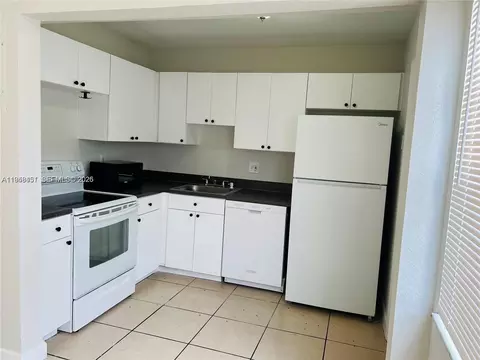 4605 NW 9th Dr #4605, Plantation, FL 33317