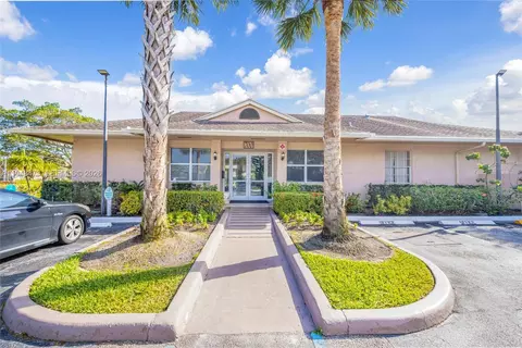 680 Cypress Club Way #I10, Pompano Beach, FL 33064