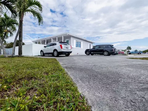 201 E 44th St, Hialeah, FL 33013