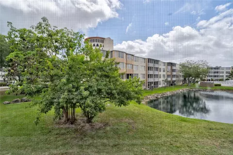 1700 NE 191st St #202, Miami, FL 33179