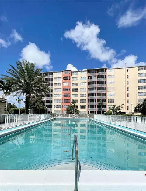 1780 NE 191st St #705-2, Miami, FL 33179