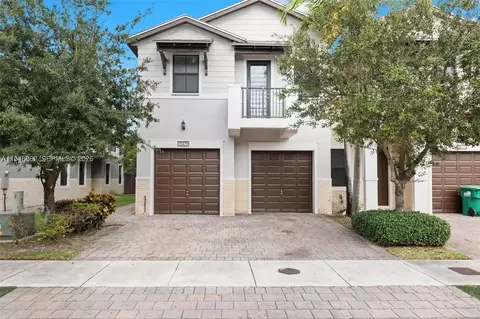10429 NW 61st Ln, Doral, FL 33178