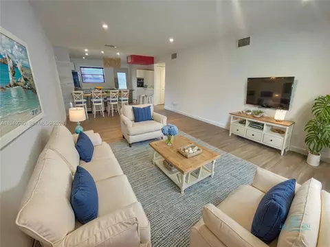 6090 N Sabal Palm Blvd #208, Tamarac, FL 33319