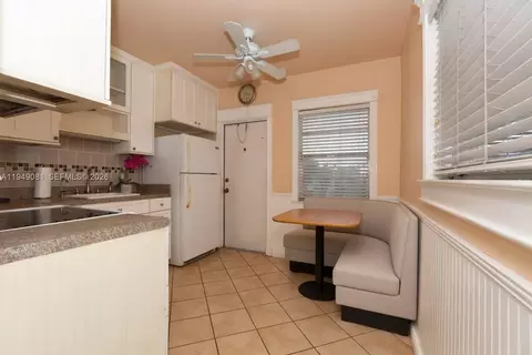 7401 Pines Blvd #222, Pembroke Pines, FL 33024