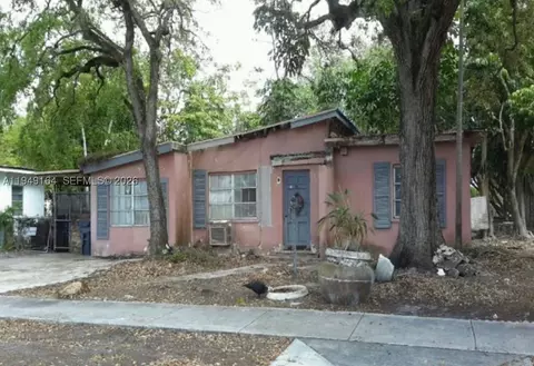35 Allen Rd, West Park, FL 33023