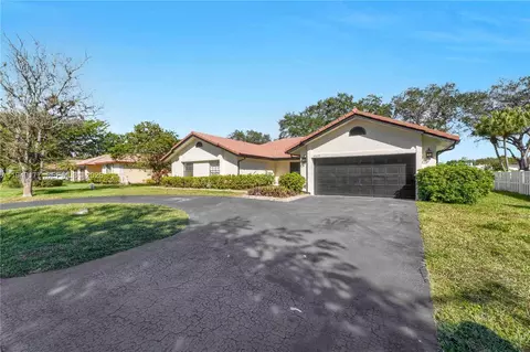 8419 NW 55th Ct, Coral Springs, FL 33067