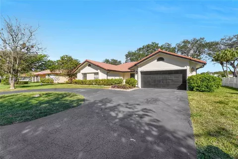8419 NW 55th Ct, Coral Springs, FL 33067
