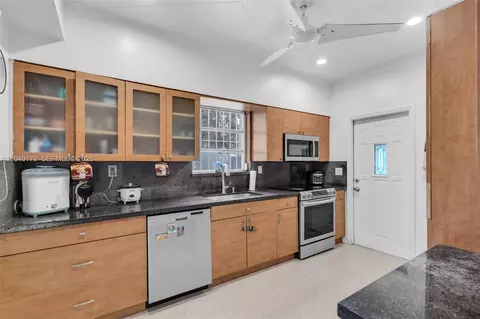1829 NW 31st Ave, Miami, FL 33125