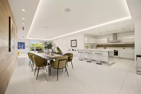 3535 Hiawatha Ave #305, Coconut Grove, FL 33133