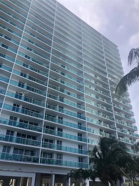 100 Bayview Dr #408, Sunny Isles Beach, FL 33160