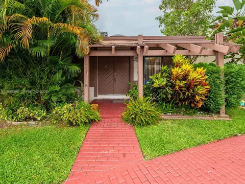 429 Leslie Dr #429, Hallandale Beach, FL 33009