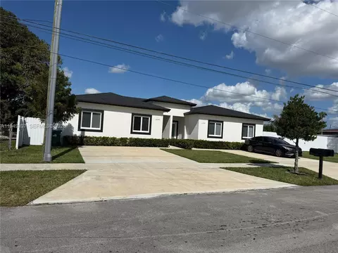 12047 SW 12049 Sw 213th St, Miami, FL 33177