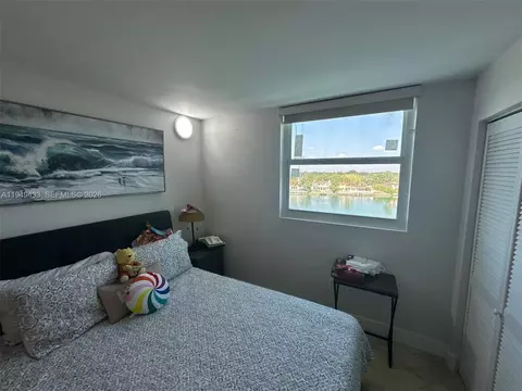 5880 Collins Ave #705, Miami Beach, FL 33140