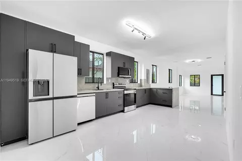 972 SW 44th Ave, Miami, FL 33134