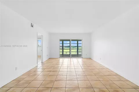 2500 SW 81st Ave #402, Davie, FL 33324