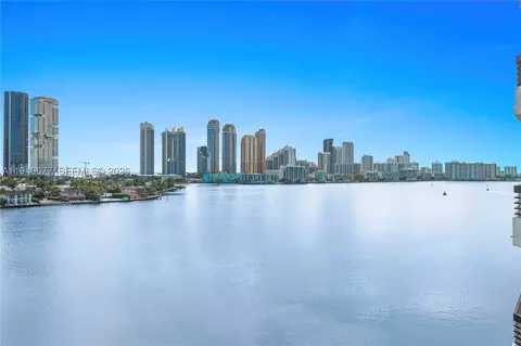 3600 Mystic Pointe Dr #1017, Aventura, FL 33180