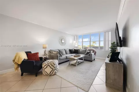 7441 Wayne Ave #2B, Miami Beach, FL 33141