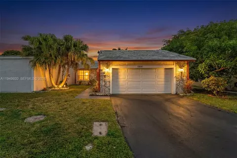 1304 Redstart Ct, Homestead, FL 33035