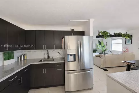 661 NE 195th St #103, Miami, FL 33179