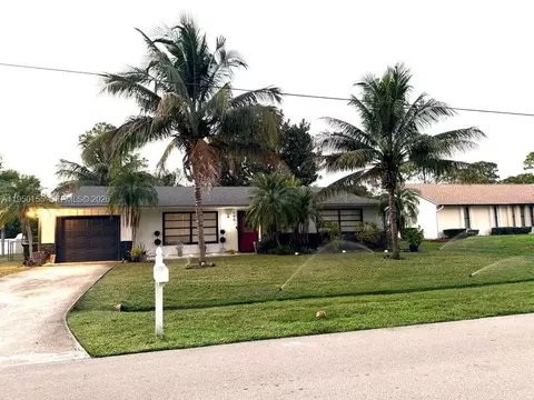 1582 SE Crown St, Port Saint Lucie, FL 34983