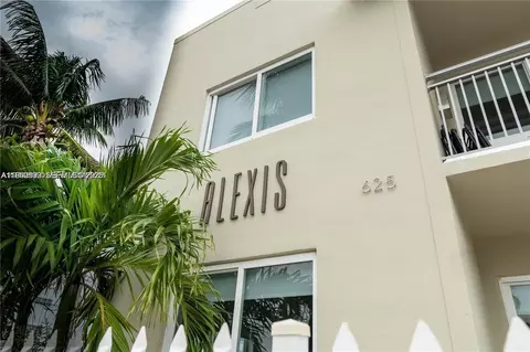 625 77th St, Miami Beach, FL 33141