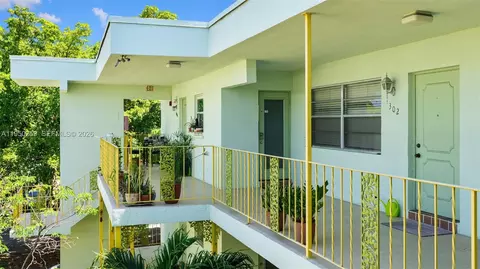 2031 Dewey St #302, Hollywood, FL 33020