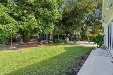 453 NE 89th St, El Portal, FL 33138 photo 29