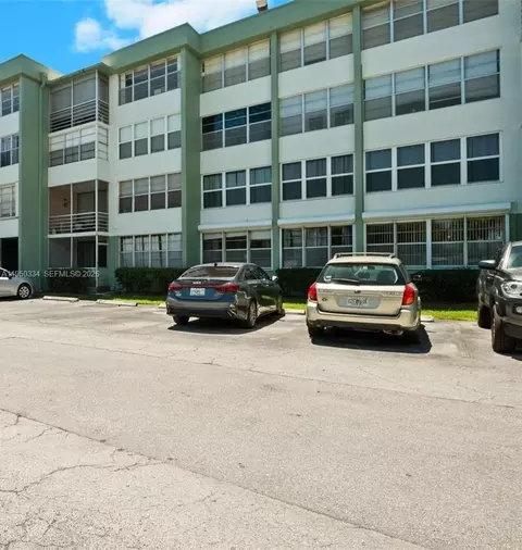 2771 Taft St #411, Hollywood, FL 33020